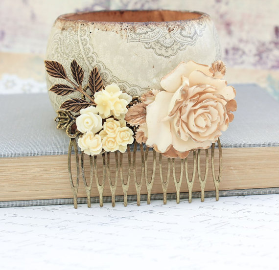 زفاف - Bridal Hair Comb Wedding Accessories Flower Collage Shabby Country Large Cream Ivory Rose Antique Gold Brass Leaves Bridal Hair Accessories