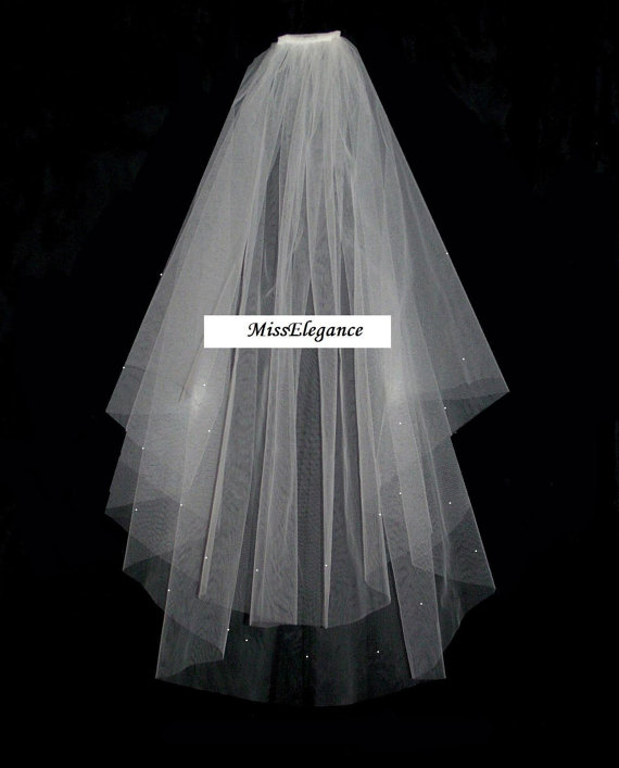 Wedding - 2 Tier veil,Elbow Length 20" 25" Veil. Wedding veil, Bridal veil , Communion Veil,Hennight veil. Cut edge with detachable comb & Loops.