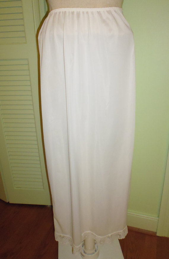 Mariage - vintage maxi slip nylon ivory wedding slip vintage lingerie wedding gown petticoat