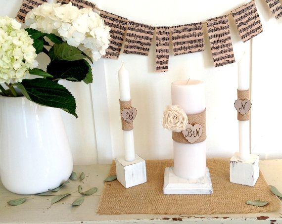 زفاف - Unity Candle Personalized 7 Piece White Wood Set with Flower and Burlap Mat