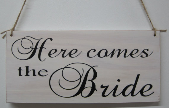 Hochzeit - Here Comes the Bride Sign Rustic Country Ring Bearer Flower girl Photo Prop Ceremony Wooden barn wood Weddings