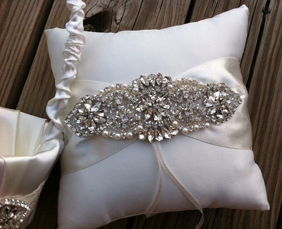 Hochzeit - Ring Bearer Pillow / Rhinestone Ring Bearer Pillow / Wedding Pillow / Bling Pillow / Pillow
