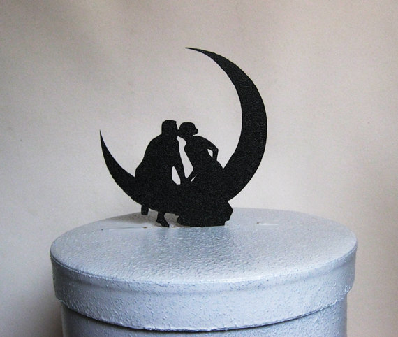 Hochzeit - Wedding Cake Topper - Kissing on the Moon Wedding