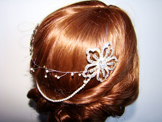 Mariage - Bridal Comb Hair Chain, Pearl Chain Headpiece, Bridal Hair Chain, Rhinestone Wedding Hair Chain, Flower Comb Head Piece, Comb Hair Chain
