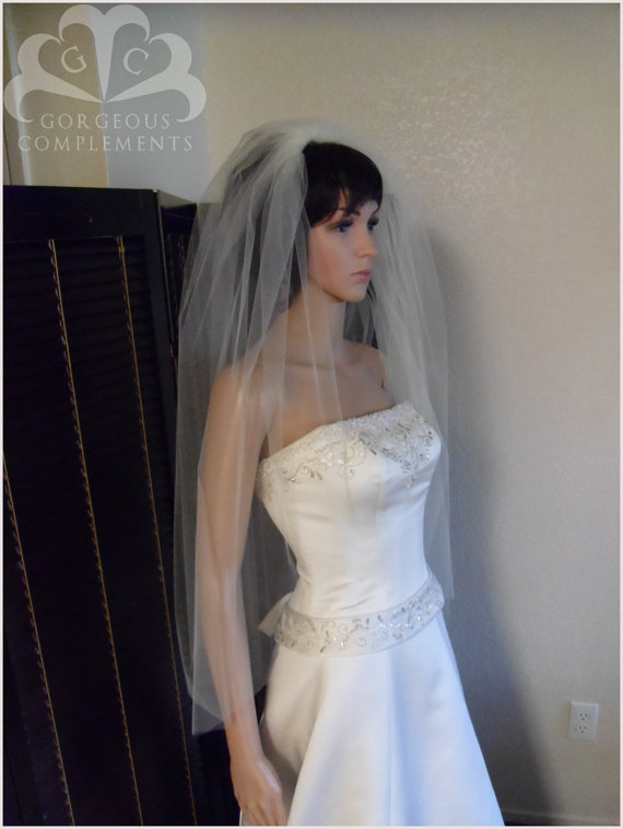 زفاف - Wedding Veil Single Tier Cut Edge Hip Length Extra Fullness 33X108CE
