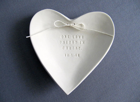 Свадьба - Custom Ring Bearer Heart Bowl - Gift Bagged & Ready to Give