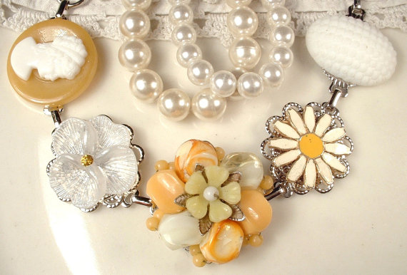 زفاف - Vintage Yellow & White, Rhinestone Cameo Flower Silver Bridal or Bridesmaids Bracelet, Cluster Earring OOAK Jewelry Country Garden Wedding