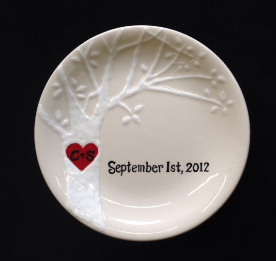 Mariage - Engagement gift, Wedding gift, Valentine's day gift- Personalized Hand Painted Ceramic Ring Dish, ring holder- Anniversary, Valentine's Day