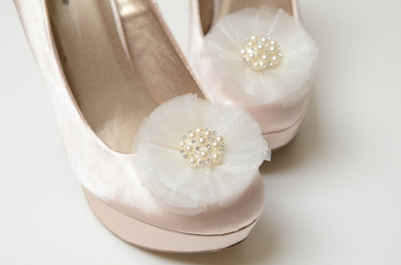 Hochzeit - Bridal Shoe Clips in Ivory or White - Pearl and Rhinstone Center - Bridesmaid Shoe Clips - Ballerina Bling Shoe Clips