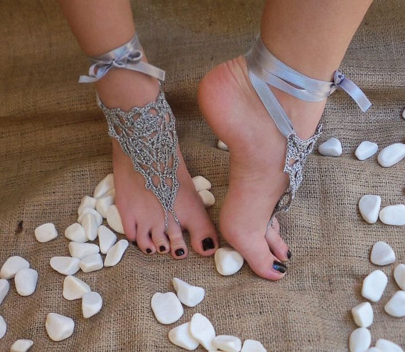 زفاف - Bridal wedding shoes Gray silver crochetwedding Barefoot Sandals, Nude shoes, Foot jewelry, Bridal, Victorian Lace, Sexy, Yoga, Anklet