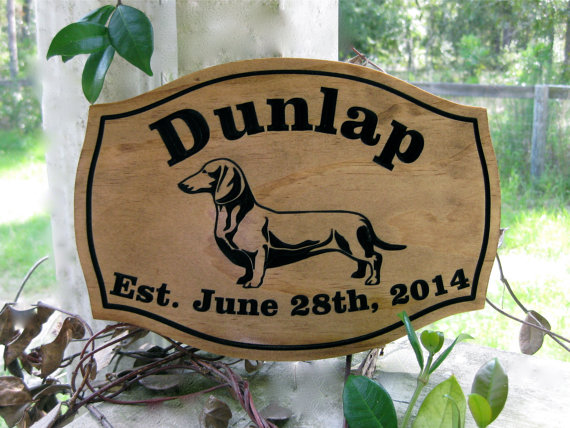 Hochzeit - Personalized Dachshund Dog Wedding Plaque Custom Wood Carved Family Name Gift Weiner Dog Decor Wedding Date Sign Pet Lover Gift Idea Weenie