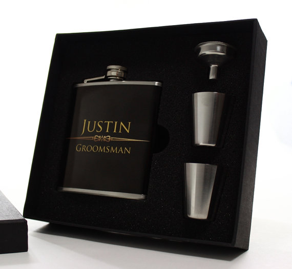 Hochzeit - Personalized Flasks for Men, 6 Groomsmen Gift Flasks, Black and Gold Sets