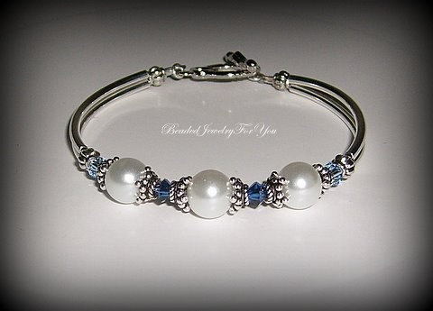Hochzeit - Sapphire Pearl Bracelet: Sapphire Blue Jewelry, White Pearl Bracelet, Jewelry Pearl, Pearls Bracelet, Blue Jewelry, Wedding Bracelet, Bride