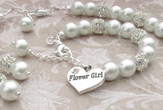 زفاف - Flower Girl Jewelry Set - Bridal Pearls - Junior Bridesmaid Jewelry - Child Pearl Necklace - Vintage Style Pearl Necklace - Clip On Earrings