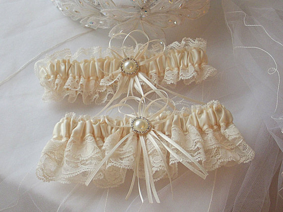 زفاف - Wedding Garter Set - Ivory Garters with Beautiful Ivory Raschel Lace