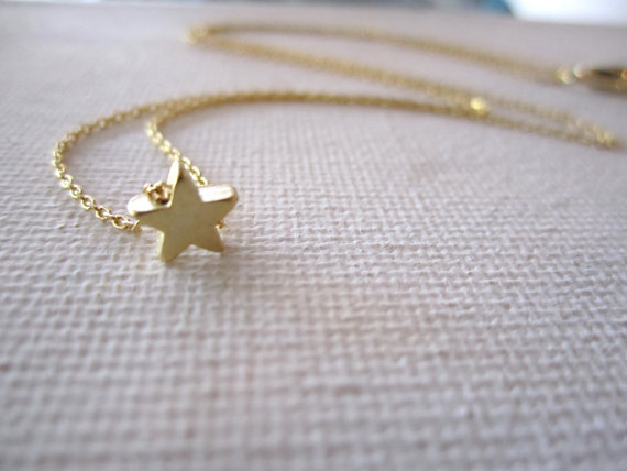 زفاف - Tiny gold star necklace..simple handmade jewelry, everyday, bridal jewelry, wedding, bridesmaid gift, flowergirl, best friends gift