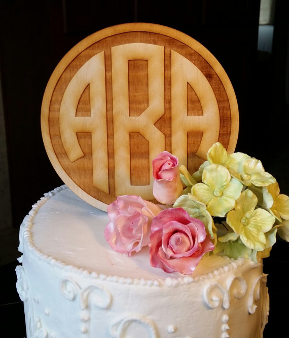 Свадьба - Personalized Cake Topper - Monogram Wooden Cake Topper - Wedding Cake Topper