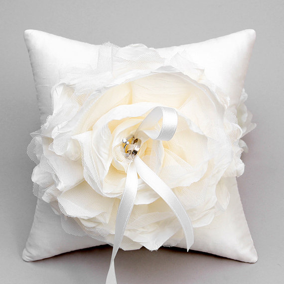 Mariage - Wedding ring pillow, Bridal ring pillow, Flower ring pillow, Ivory ring pillow - Laurel 8x8