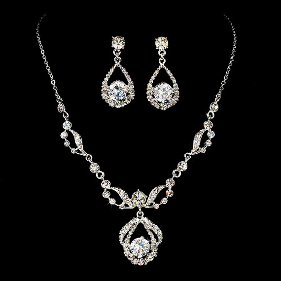 Hochzeit - Bridal Jewelry Set Crystal and Pearl