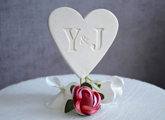 Свадьба - PERSONALIZED Heart Wedding Cake Topper with Initals