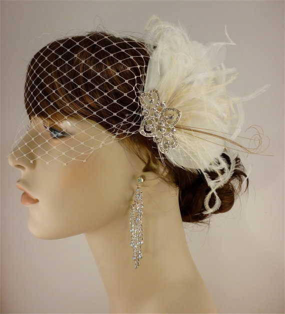 زفاف - Wedding Hair Accessory, Feather Fascinator, Bridal Fascinator, Bridal Hair Accessory, Wedding Veil, Bridal Veil, Ivory and Champagne