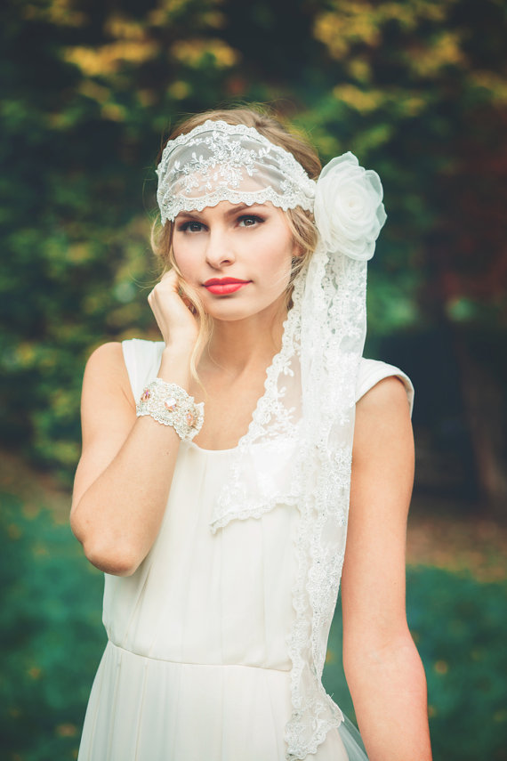 زفاف - Off White Boho Bridal Lace Headwrap or Headband with Silk Flower Accessory - Wedding Veil - Berne