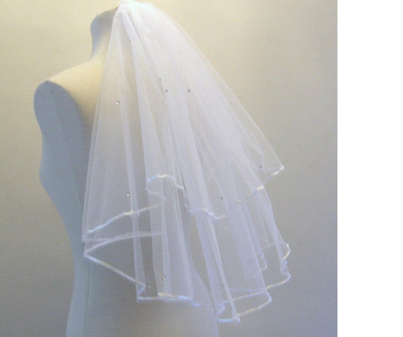 Mariage - Bridal Veil ,Wedding Veil, 2 tier Elbow Length 20" 25"  ,Communion Veil,Hennight veil. 3mm satin Ribbon edge with detachable comb & Loops.