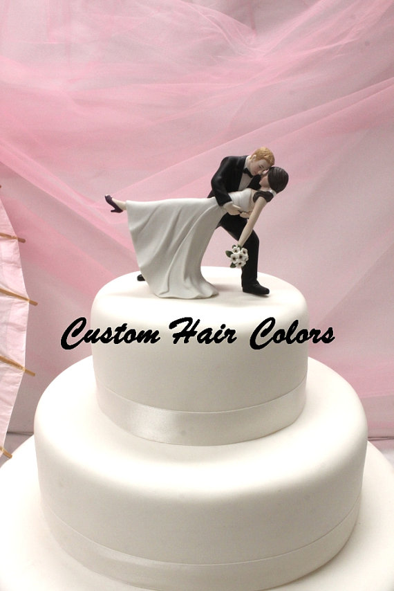 Hochzeit - Wedding Cake Topper - Personalized - Romantic Couple - Romantic Dip Bride and Groom - Weddings - Cake Topper - Modern - Romantic Cake Topper