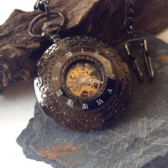 Hochzeit - Personalized Pocket Watch Mechanical Victorian Roman Numerals Engraved Groomsmen Gifts VM001