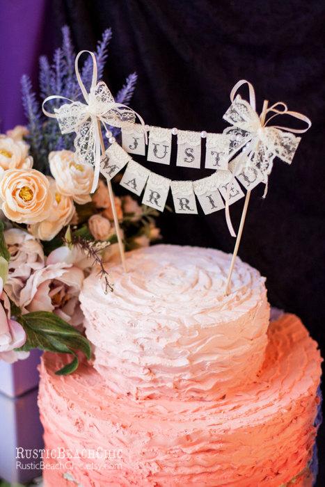 زفاف - SMALL Lace Just Married Wedding Cake Topper Banner with pearls