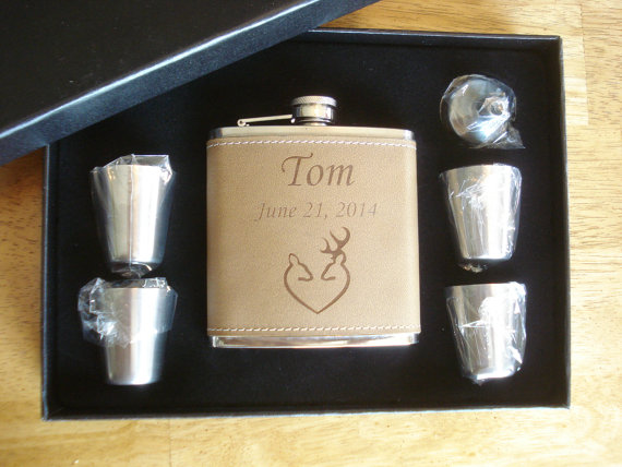 زفاف - Deer Heart Flask Gift Sets, 4 personalized sets  -  Great gifts for Best Man, Groomsmen, Father of the Groom, Father of the Bride