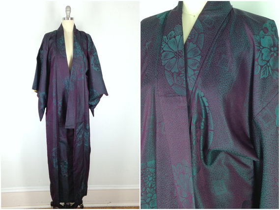 Hochzeit - Vintage Kimono / Silk Kimono Robe / Dressing Gown / Long Robe / Wedding Lingerie / Downton Abbey / Art Deco Kimono / Purple Kimono
