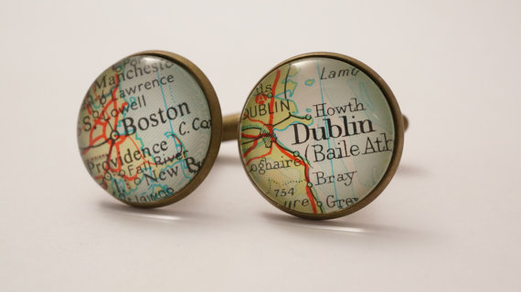 Hochzeit - Map cufflinks custom vintage maps. Select two locations. Anywhere in the world.  Wedding. Groom. best man. groomsmen. personalized