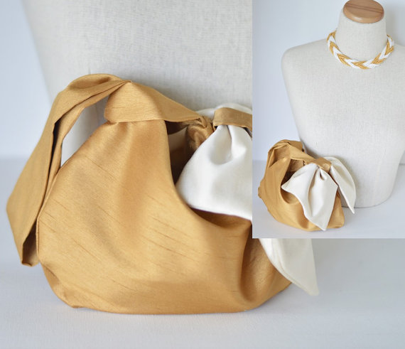 Свадьба - Ivory and gold bag,satin purse,ivory evening clutch,small purse,bow clutch,bridal clutch,wedding clutch,bridesmaid gift,wristlet purse,silk