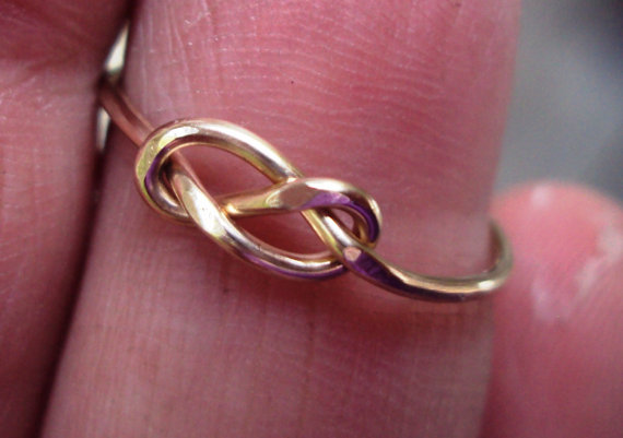 Свадьба - 10kt gold, 16g,   infinity ring, infinity knot ring, celtic love knot ring, engagement ring, wedding band, promise ring