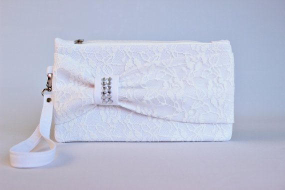 زفاف - PROMOTIONAL SALE -   LACE- White  Bow wristelt  lace clutch,bridesmaid gift ,wedding gift ,make up bag,zipper pouch,cosmetic bag