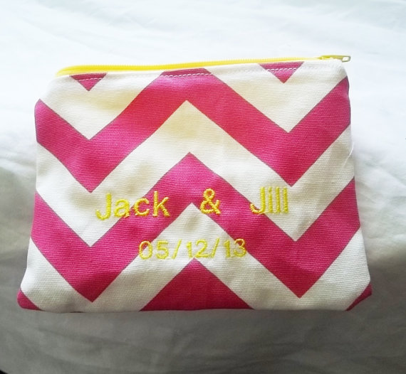 Hochzeit - Personalized Chevron Pouch - Monogrammed Makeup bag - Wedding clutches - Small