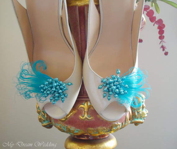 زفاف - Turquoise shoe clips. Peacock shoe Clip with teal-turquoise Pearl- Seed Bead Spray. Wedding, Bridesmaids- Seed Bead Collection-02