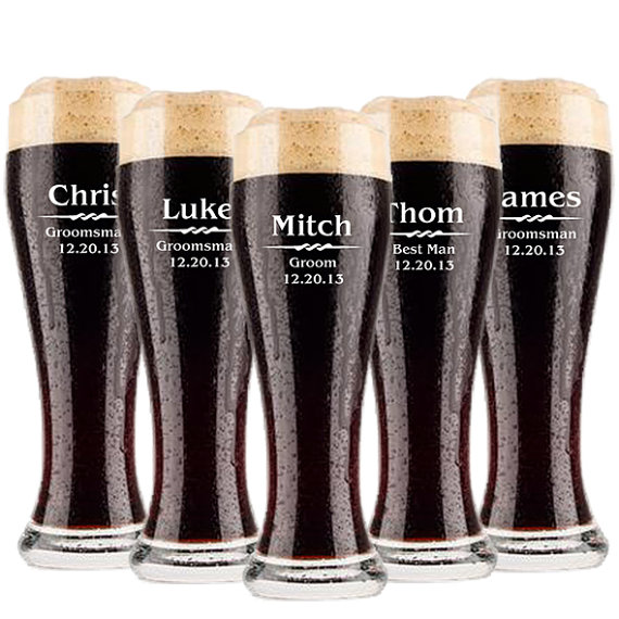 Mariage - Groomsmen Gifts, Personalized Beer Glasses, Custom Wedding Party Gifts for Groomsmen, Groomsmen Beer Mugs, Gifts for Groomsmen, Engraved Mug
