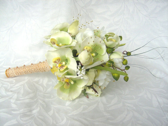 Hochzeit - Orchid wedding bouquet green and creme orchid and rose bouquet and boutonniere set