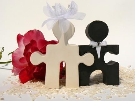 Mariage - Puzzle People Wedding Cake Topper Mr. and Mrs. Bride and Groom Classic Black and White Ceramic Salt and Pepper Shaker Set For Ever After