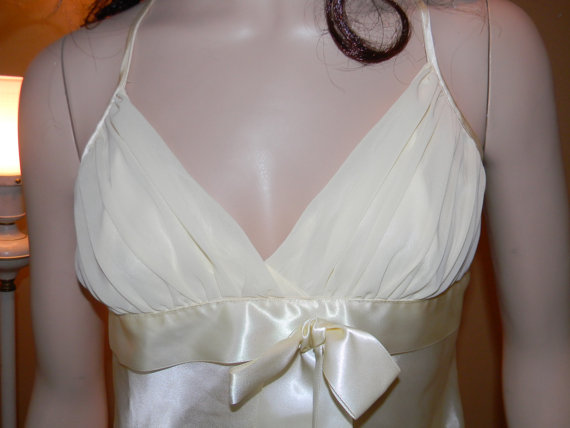 Mariage - Lemon Chiffon Double Nylon Negligee./Baby Doll Lingerie .1960s Bridal trousseau.Vintage Valentines Day For her. baby yellow Shortie Nightie