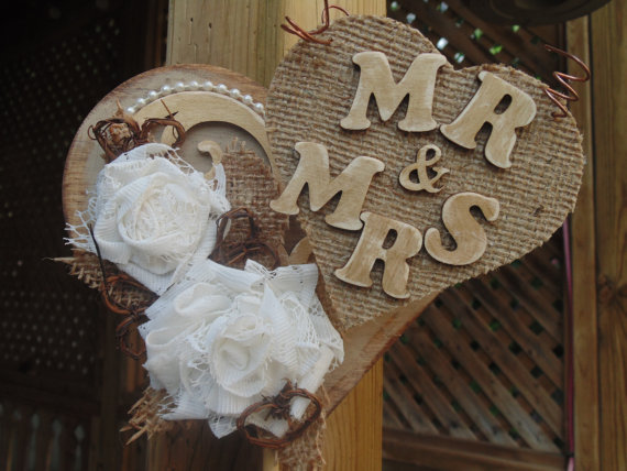 Свадьба - Wedding Cake Topper-Rustic Burlap and Lace Cake Topper-Vintage Inspired Cake Topper