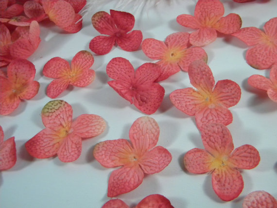 Hochzeit - Silk Flowers / Coral Pink Hydrangea Blossoms / Flowers crafting scrapbooking / bridal bouquet supply headband hairbow flowers set of 50