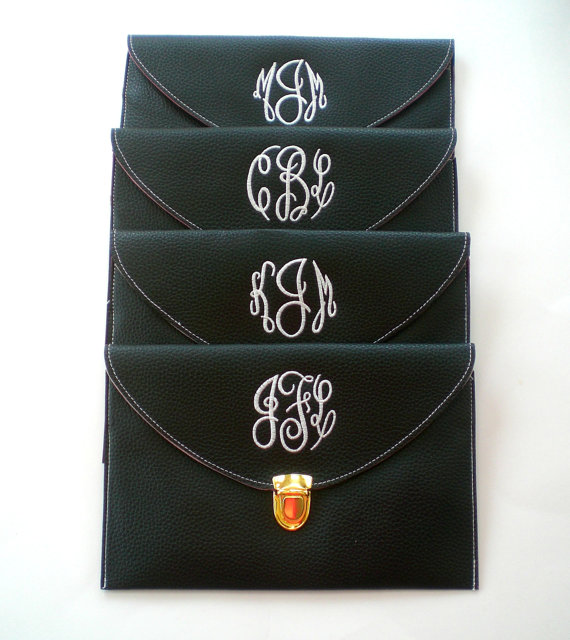 Mariage - Monogram Black Clutch Purses Detachable Metal Chain Monogrammed Wedding Party Gifts