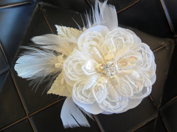 Свадьба - wedding hair accessory, bridal hair clip, bridal hair flower, wedding hairpiece, ivory bridal hairpiece, lace hairpiece, fascinaor-Deidra