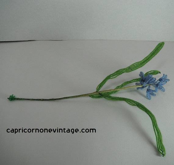 Свадьба - Vintage Glass Beaded Flowers Blue French Beaded Stem Handmade Beadwork Use for Display Decor Crafts or Wedding Bouquet