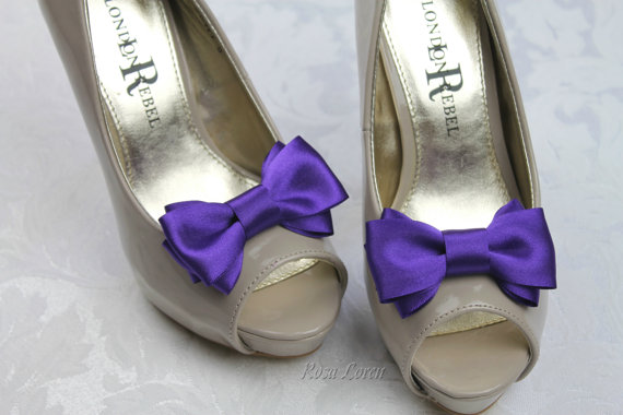Свадьба - Dark Purple Shoe Clip, Purple Bow Shoe Clips, Purple Wedding Accessories Shoes Clip, Purple Bow Clip Shoes