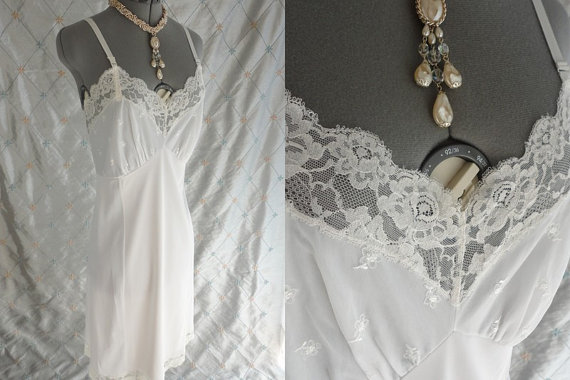 زفاف - 40T //50s 60s Lingerie //  Vintage 1950s 1960s White Lace Slip with Embroidered Flowers Size L XL 40 Tall by Sears Roebuck and Co Wedding