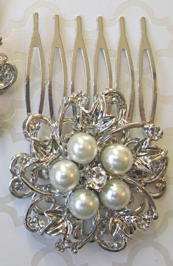 Свадьба - Bridesmaid hair comb, wedding hair clip,  pearl hair comb, small barrette, ivory pearl comb, pearl hair accessory, vintage style